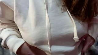 Stepsister yn cael orgasms tra ei fod fucks i mi