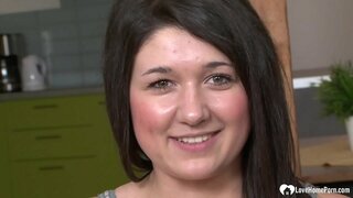 ���वशिक्या सौंदर्य असेल शोषून घेणे आपल्या हार्ड ब्लॅक dick आणि तिच्या मांजर हार्ड fucked.